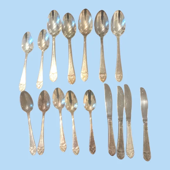 Waldorf Astoria Flatware Bundle - Picture 1 of 12